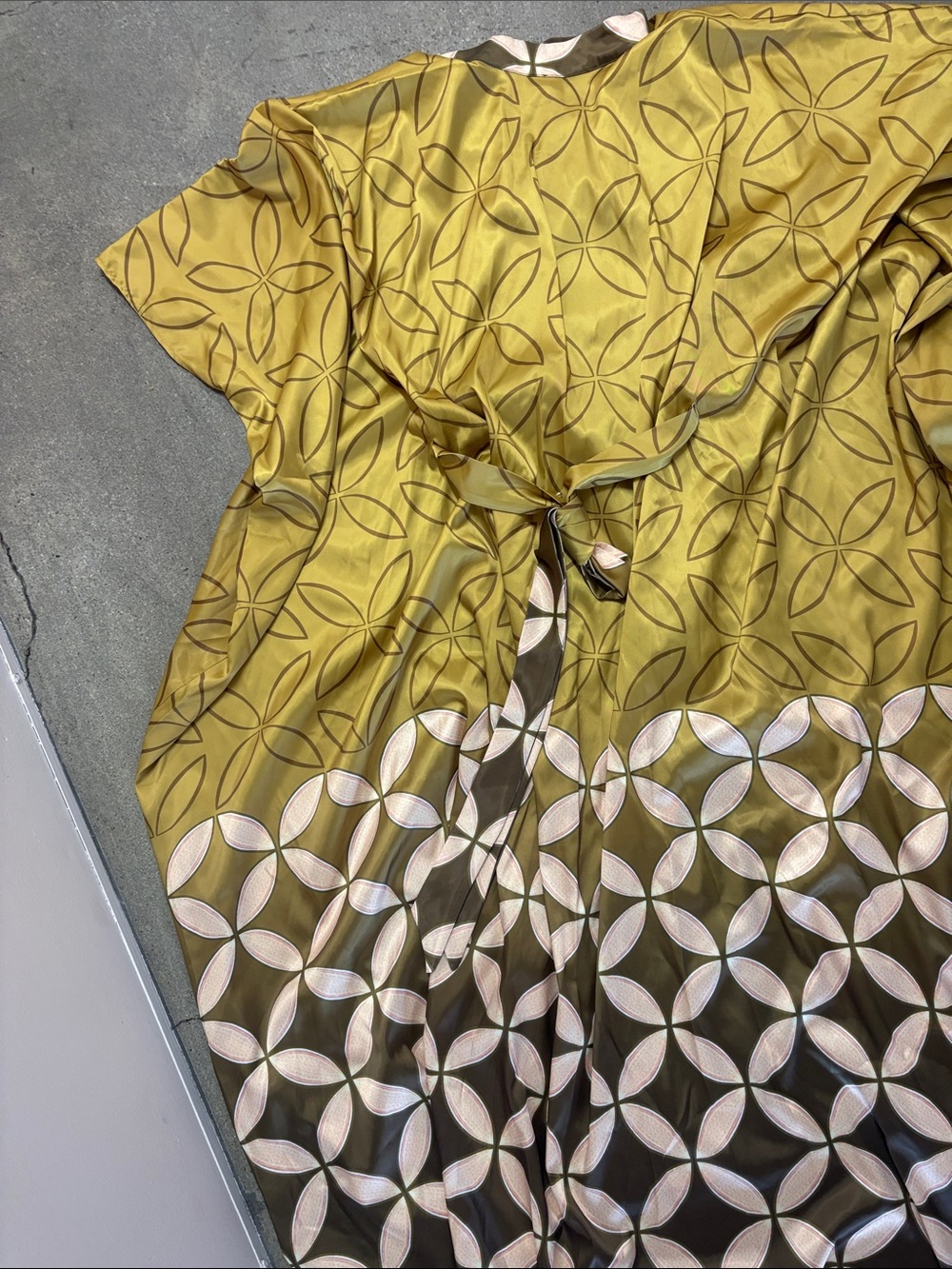 Women's Olive & Brown Geometric Two-Piece Pantsuit - Picture 4 of 4